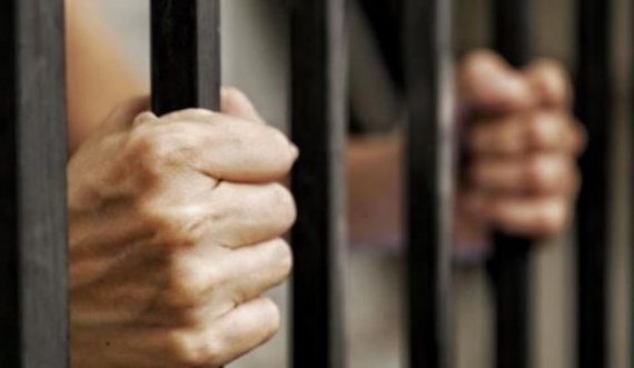 Një muaj paraburgim ndaj tre të dyshuarve për plagosjen e dyfishtë në Prizren