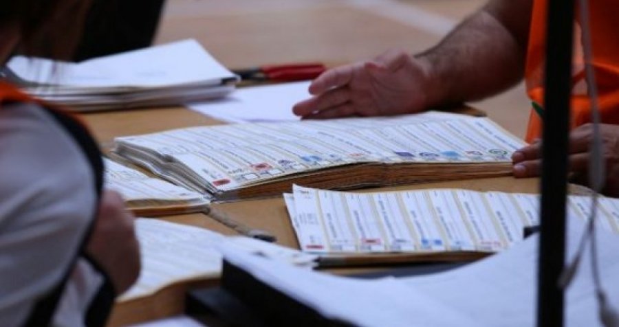 Shqipëri: Ja sa është pjesëmarrja në votime deri në orën 10:00