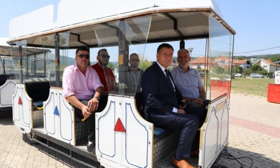 Treni i Agim Bahtirit shihet në një fshat të Skenderajt