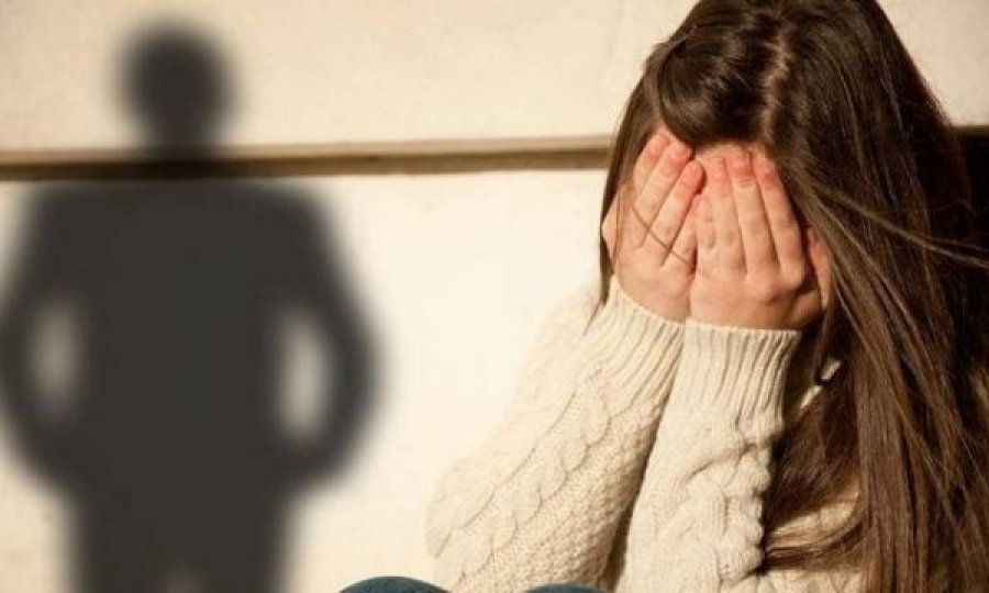 “E ka përdhunuar që 12 vjeç”, rrëfehet nëna e 16-vjeçares: Nuk dinim gjë