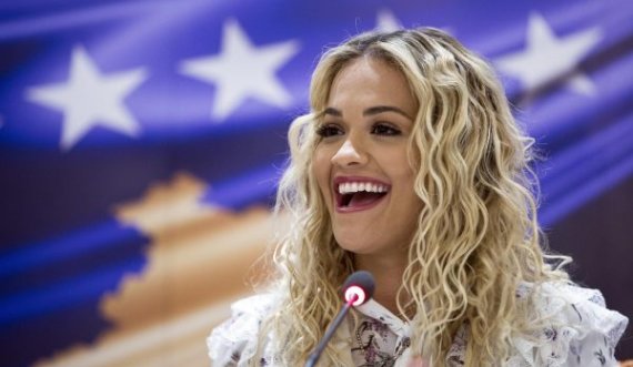 “E lumtur…”, Rita Ora poston sërish për Kosovën