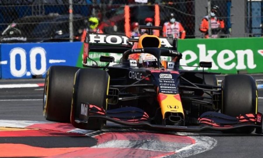 Verstappen “tremb” makinat Mercedes në Meksikë