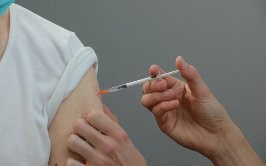 Mbi 737 mijë qytetarë të vaksinuar me dozën e dytë kundër COVID-19