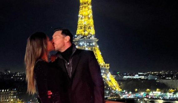 Pamje: Messi puthje romantike me gruan pranë Kullës së Ajfelit në Paris