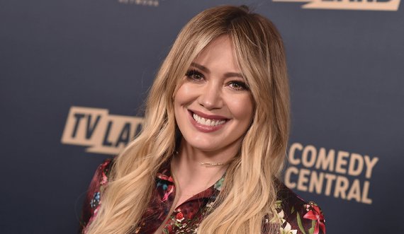 Hilary Duff tregon si i vendosi vath vajzës së saj 