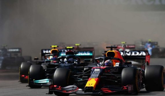 Verstappen fiton në Meksikë dhe e thellon epërsinë ndaj Hamiltonit