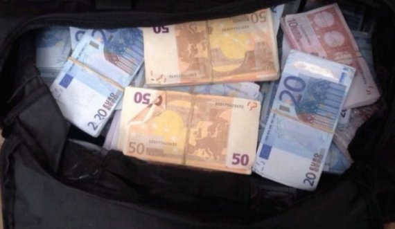 E çuditshme, qytetari aksidentalisht hodhi në koshin e plehrave afro 20 mijë euro