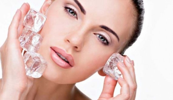 Katër përfitime që mund t'i keni nga trajtimi i fytyrës me akull 