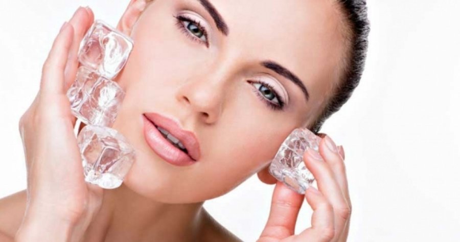 Katër përfitime që mund t'i keni nga trajtimi i fytyrës me akull 