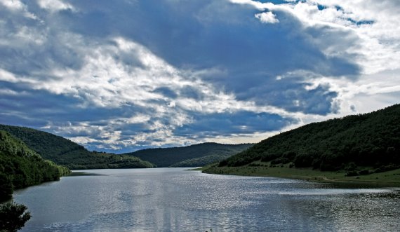 Gjendet e vdekur një grua në Liqenin e Badovcit, policia nis hetimet