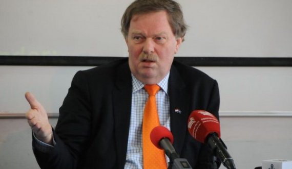 Ish-ambasadori i Holandës: Po ushtrohet presion ndaj Kosovës