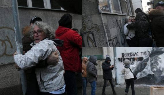 Aktivistja serbe e gjuan muralin e Mlladiqit në Beograd, sulmohet dhe arrestohet – një shkrimtar mundohet ta mbrojë