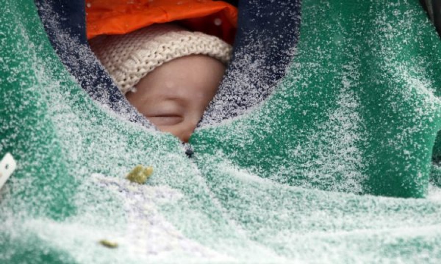 Shtetet ku prindërit i lënë bebet të flenë jashtë gjatë dimrit