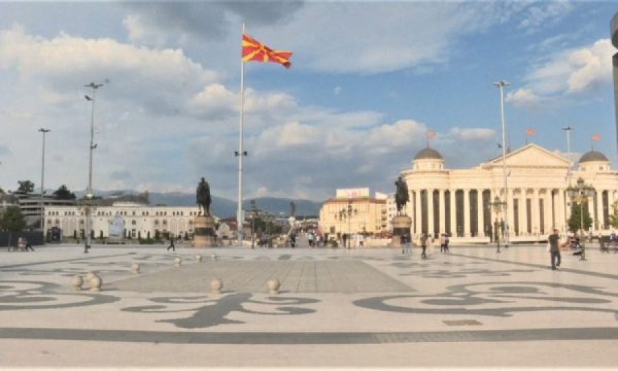 Maqedonia në udhëkryq, partitë shqiptare i bashkohen “trenit” anti-NATO dhe anti-Perëndim: Bashkë me të “Majtën” drejt krahëve të Rusisë