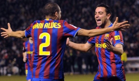 Alves afër kthimit në Barcelonë