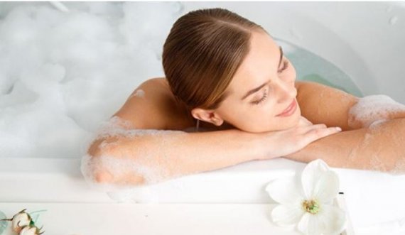 5 sekrete për një banjë relaksuese