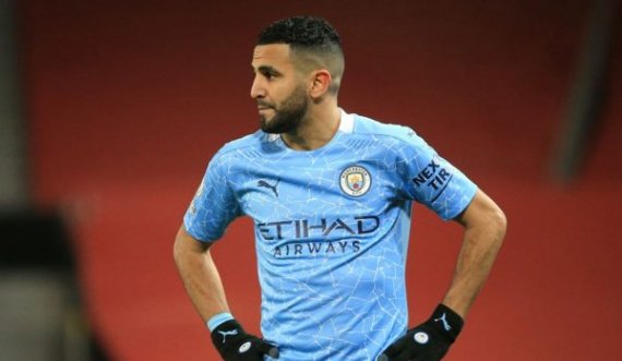 Mahrez i pakënaqur, mund të largohet nga City