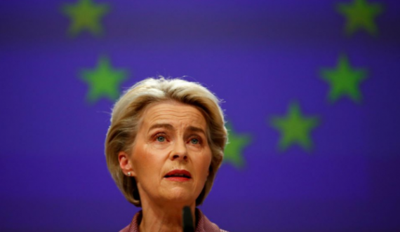 Von der Leyen paralajmëron Rusinë për “sanksione masive” nëse sulmohet Ukraina