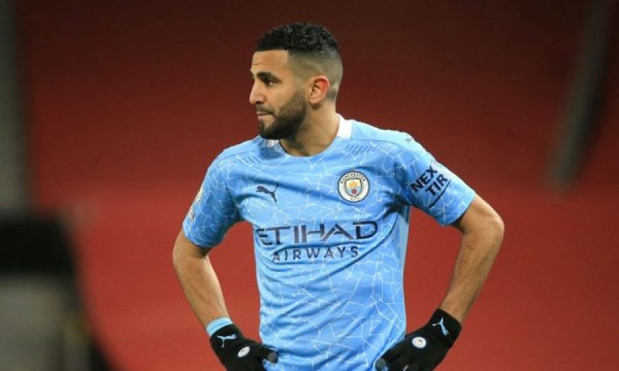 Mahrez i pakënaqur, mund të largohet nga City
