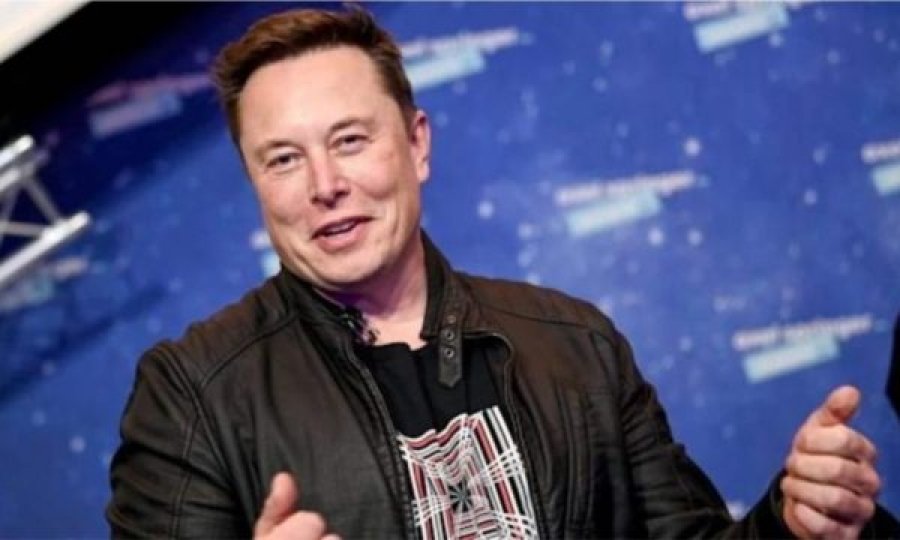 Elon Musk shet 5 miliardë dollarë aksione, pas sondazhit në Twitter