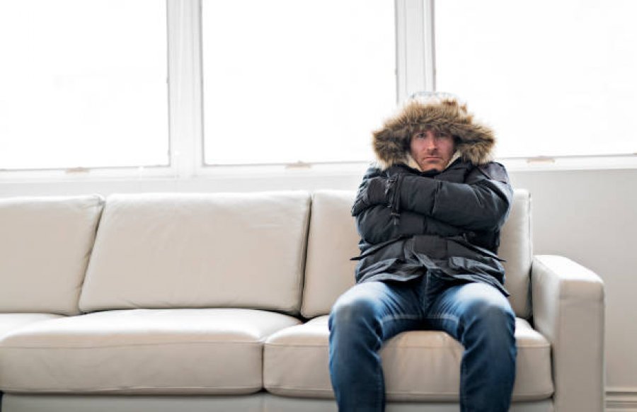 Shtatë mënyra për ta mbajtur shtëpinë tuaj të ngrohtë gjatë ditëve të ftohta të dimrit pa shpenzuar shumë para