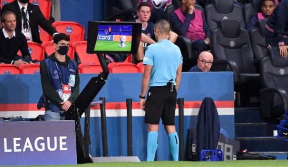 “VAR-i po e shkatërron futbollin, lërini gjyqtarët të gabojnë”