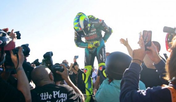 Pensionohet legjenda e MotoGP Valentino Rossi