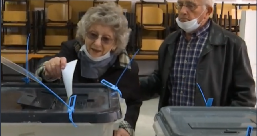 Mesazhi i 85 vjeçares që doli për të votuar në Prishtinë: Kur ke dëshirë, ke edhe forcë