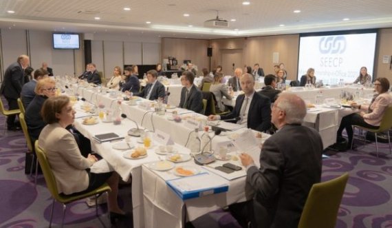 Gërvalla në Bruksel: NATO dhe BE-ja nuk duhet ta tolerojnë qasjen agresive të Serbisë