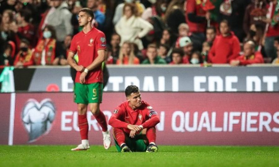 Ronaldo qan me lot pas disfatës kundër Serbisë dhe dështimit për t’u kualifikuar direkt në Botëror