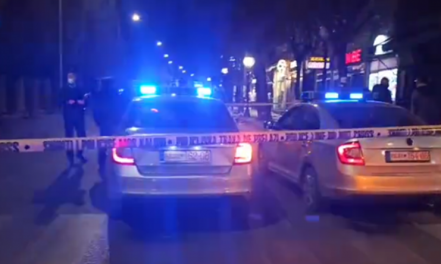 Pamje pas tentim-grabitjes në Prizren, i jepet ndihmë urgjente mjeksore të plagosurve