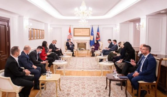 Kryeministri kroat reagon pas takimeve të zhvilluara në Prishtinë me krerët e shtetit