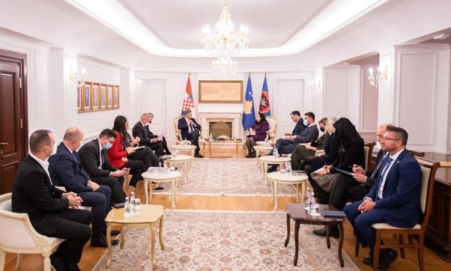Kryeministri kroat reagon pas takimeve të zhvilluara në Prishtinë me krerët e shtetit