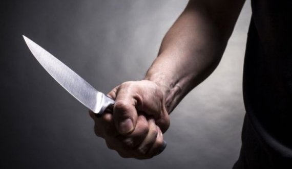 18-vjeçari nga Prizreni ushtron dhunë në familje dhe kërcënon policët me thikë kuzhine