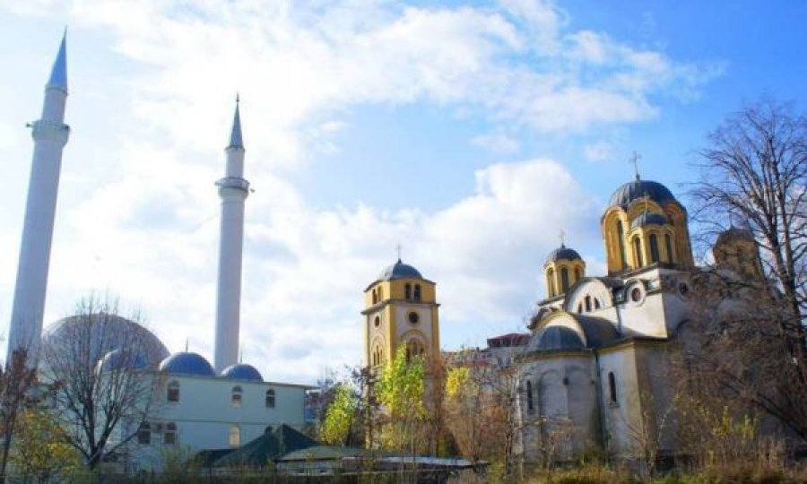 Vaksinim në institucione fetare e shkolla, plani i Ministrisë për ta rritur numrin e të vaksinuarve