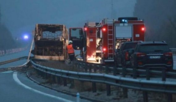 Tragjedia në Bullgari, dyshohet se autobusit i plasi goma e parë