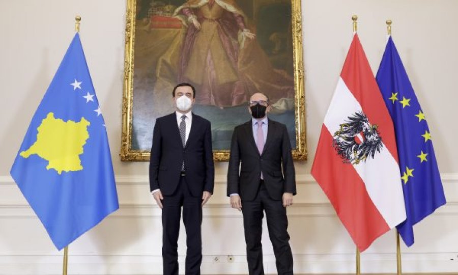 Kryeministri Kurti takon homologun austriak, e përgëzon për detyrën e re