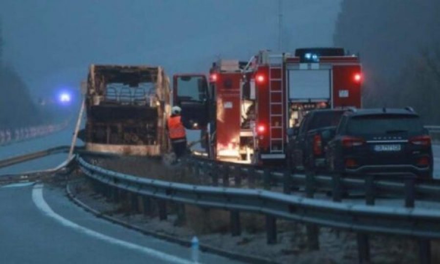 Tragjedia në Bullgari, dyshohet se autobusit i plasi goma e parë