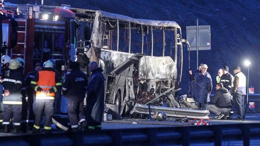 Mediat në Maqedoni: 30 mijë fishekzjarre dhe një ton naftë u përndezën në autobusin e Besa Trans?