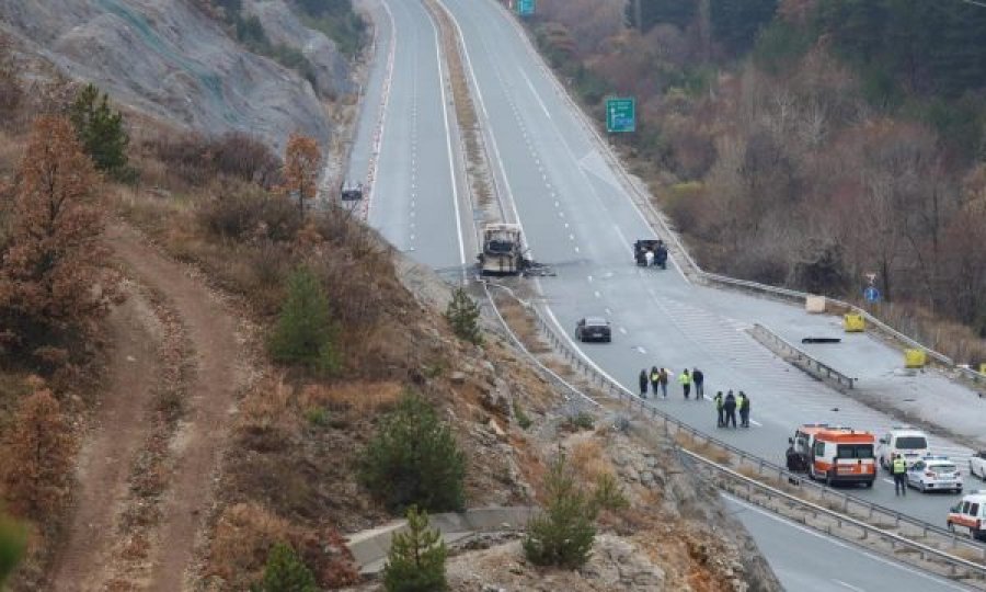 Hetuesit bullgarë dërgohen në Shkup për t’ua marrë ADN-të familjarëve të të vdekurve