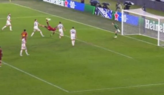 Roma s’ndalet, Abraham shënon gol në mënyrë akrobatike