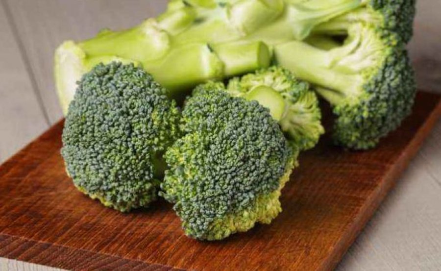 Si ta gatuani brokolin që të mos humbasë efektin e tij antikancerogjen