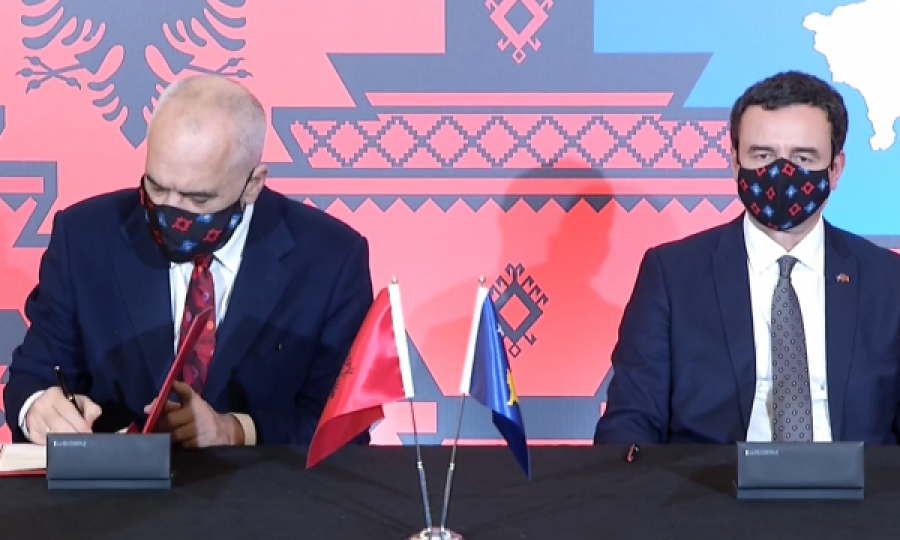 Nënshkruhen marrëveshjet Kosovë – Shqipëri
