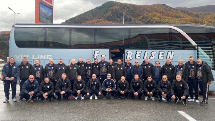 Veteranët e Kosovës udhëtojnë në Durrës për ndeshjen me Shqipërinë për nder të 28 nëntorit