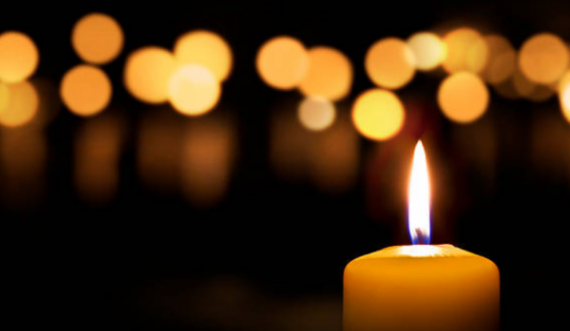 Sot ndizen qirinj për viktimat në Gllogjan