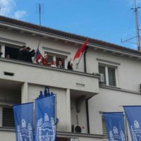 28 Nëntori në Luginë, vendosen flamuj kuq e zi në Komunën e Bujanocit