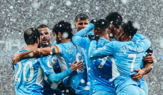 Manchester City e mposht West Hamin në një mot me borë