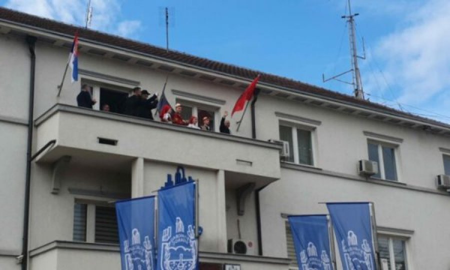 28 Nëntori në Luginë, vendosen flamuj kuq e zi në Komunën e Bujanocit