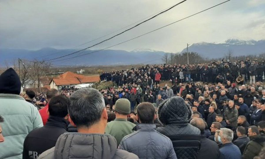 Fjalimet në varrimin e dy nxënësve të vrarë në Gllogjan