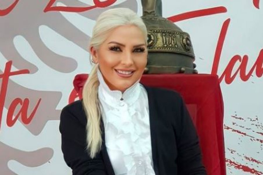 Mihrije Braha: Urime 28 nëntori me foton e dëshmisë se jemi 'Pellazgo - Iliro - Skenderbejan'